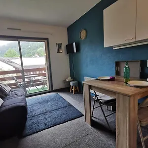 Joli Vue Sur Les Montagnes Avec Balcon Cauterets